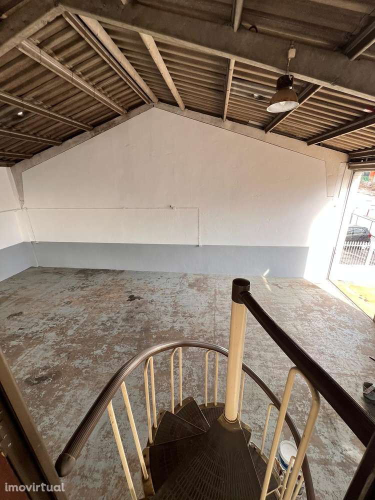 ARMAZEM 220M2 EM CANELAS - ZONA INDUSTRIAL DOS TERÇOS - Grande imagem: 4/5