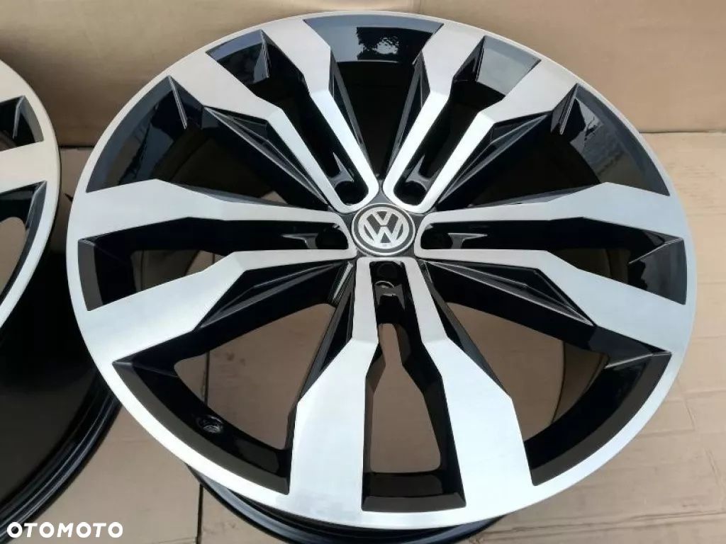 VW TOUAREG 21'' IDEALNE r-line - 1