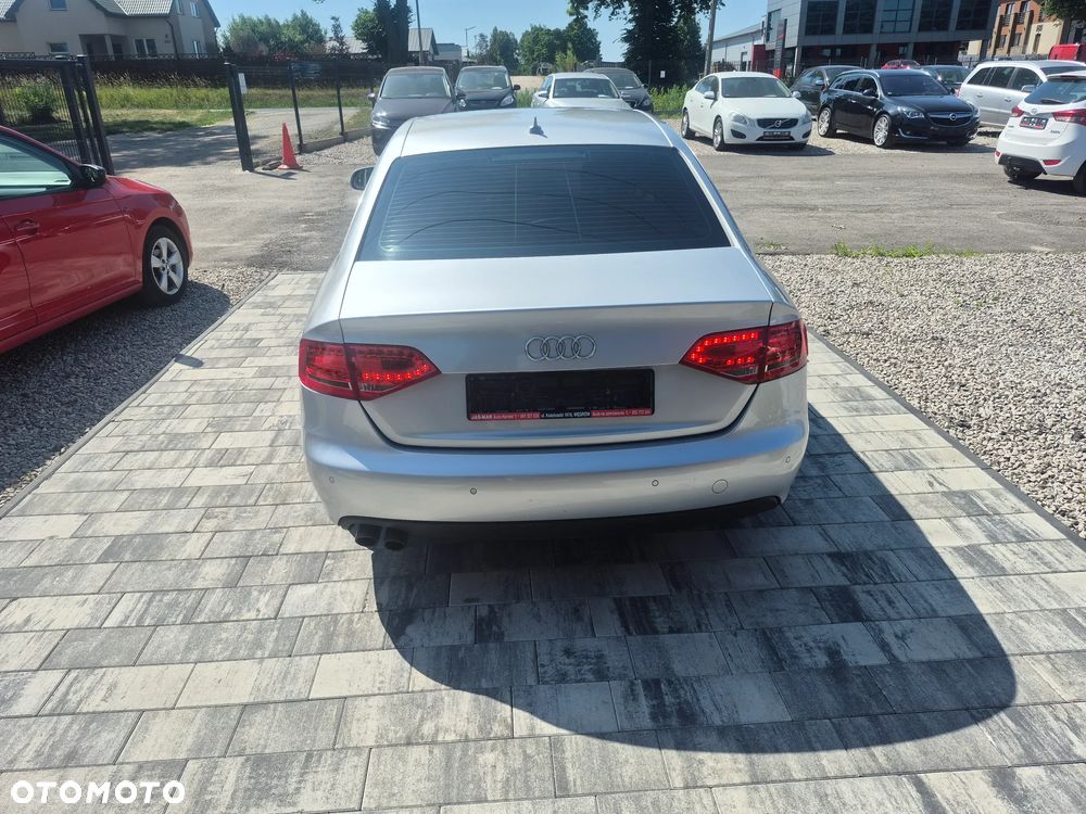 Audi A4 Limousine - 9
