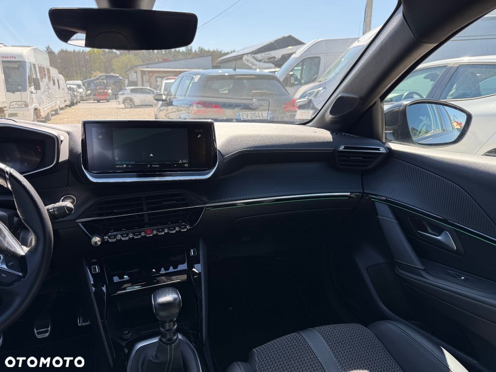 Peugeot 208 - 11
