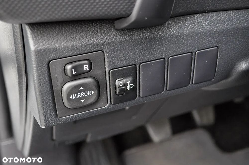 Toyota Auris 1.33 VVT-i Comfort - 31