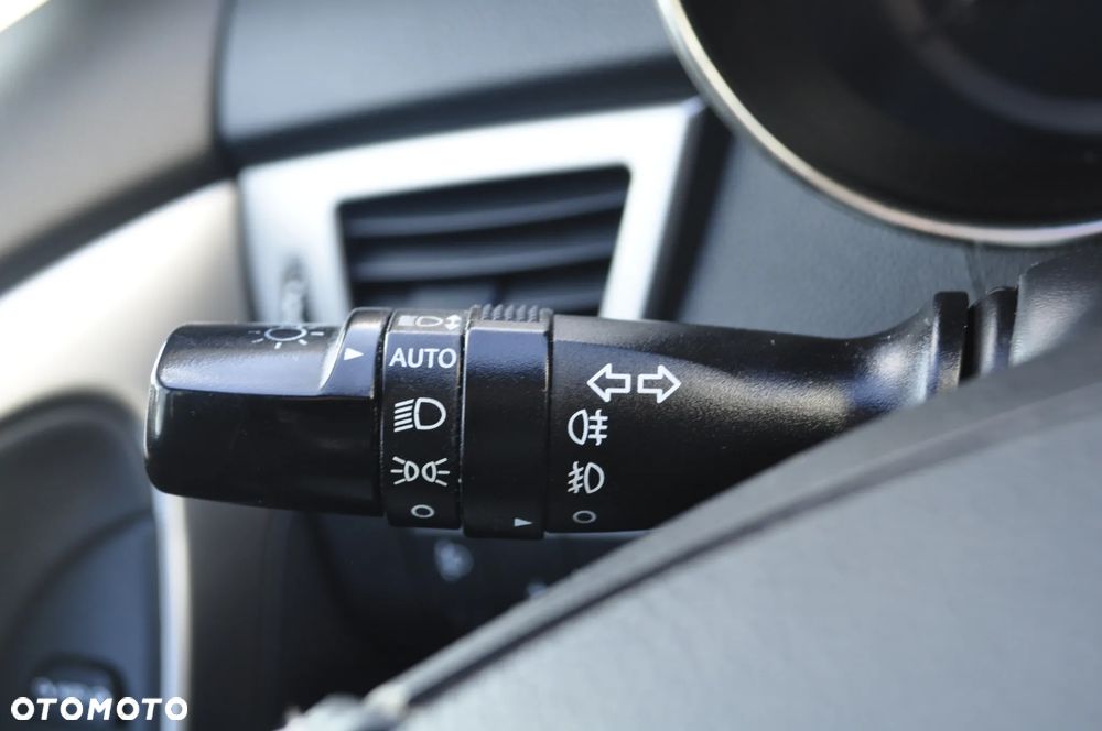Hyundai i30 blue 1.6 CRDi YES Gold - 16