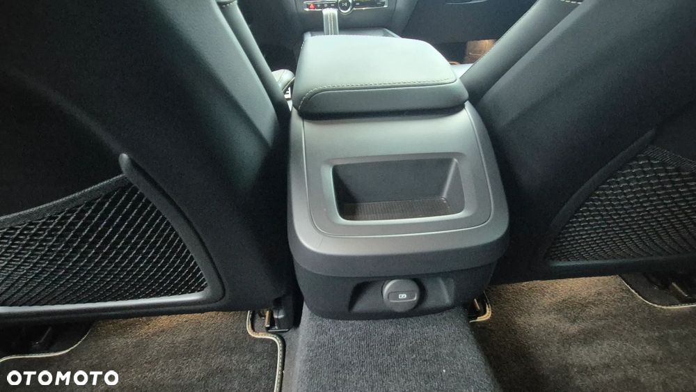 Volvo S60 B4 B R-Design - 26