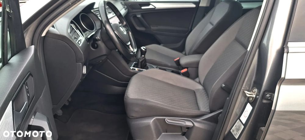 Volkswagen Tiguan - 13