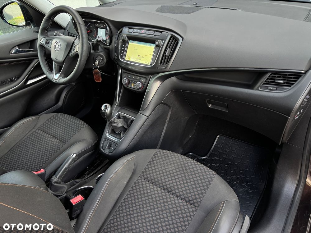 Opel Zafira 1.6 T SIDI Cosmo S&S - 33