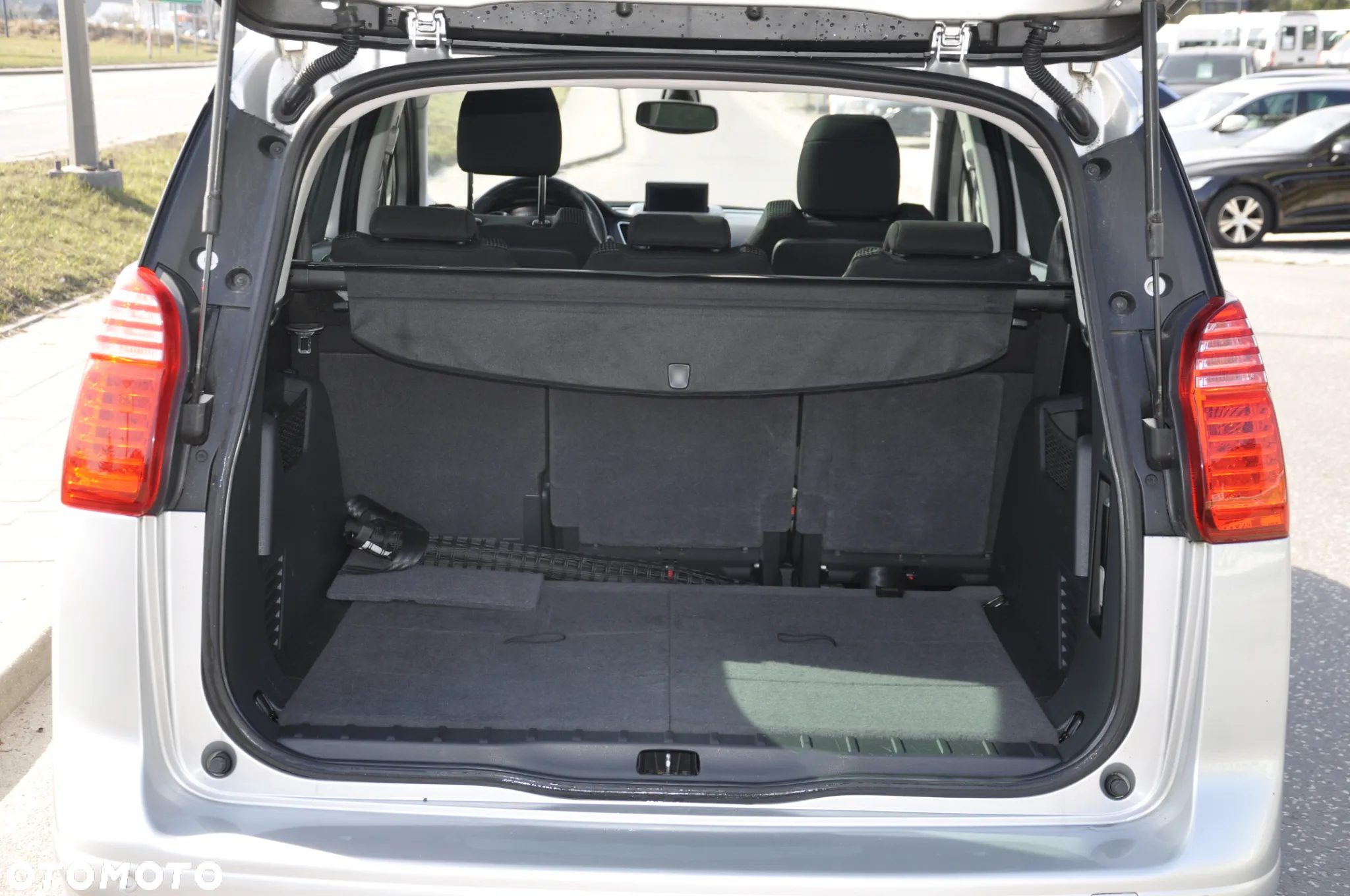 Peugeot 5008 1.6 THP Business Line - 10