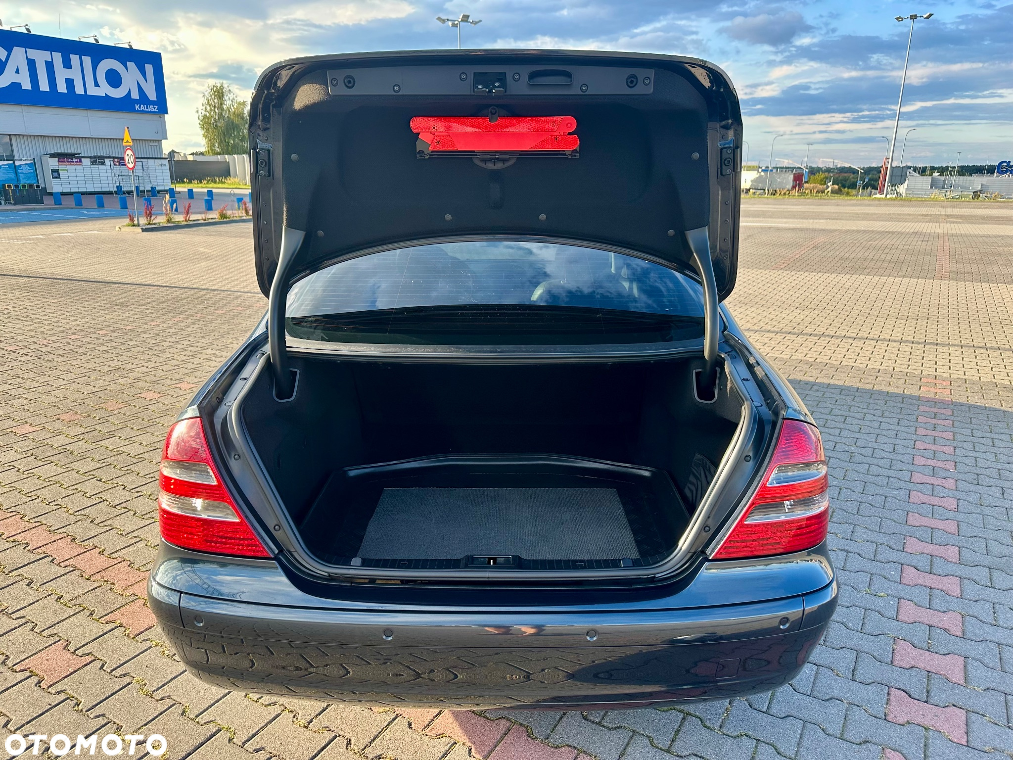 Mercedes-Benz Klasa E 200 CDI Classic - 19