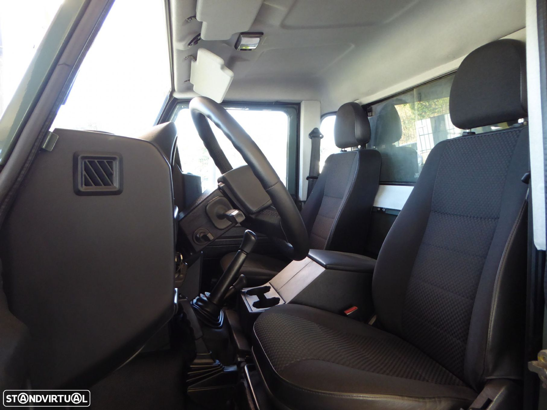 Land Rover Defender 110 TD4 - 8