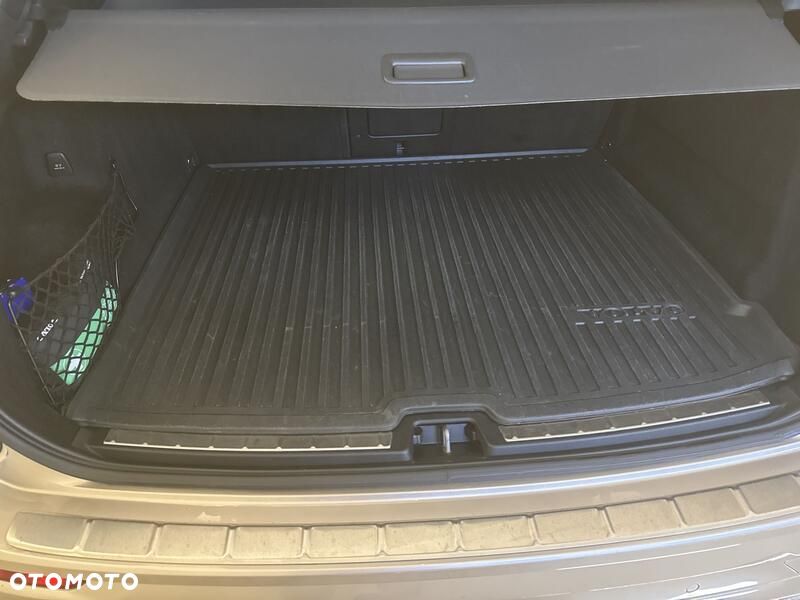 Volvo XC 60 B5 D AWD Ultimate Bright - 23