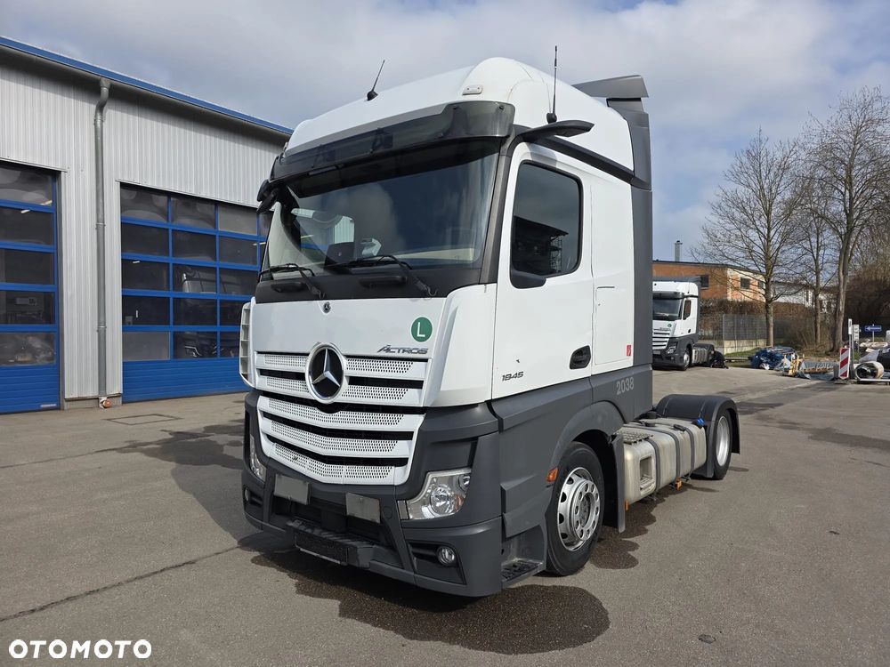 Mercedes-Benz 1845 Mega !!! - 8