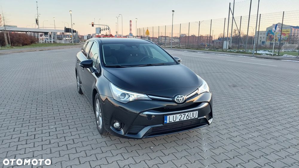 Toyota Avensis 1.8 Premium EU5 MS - 11