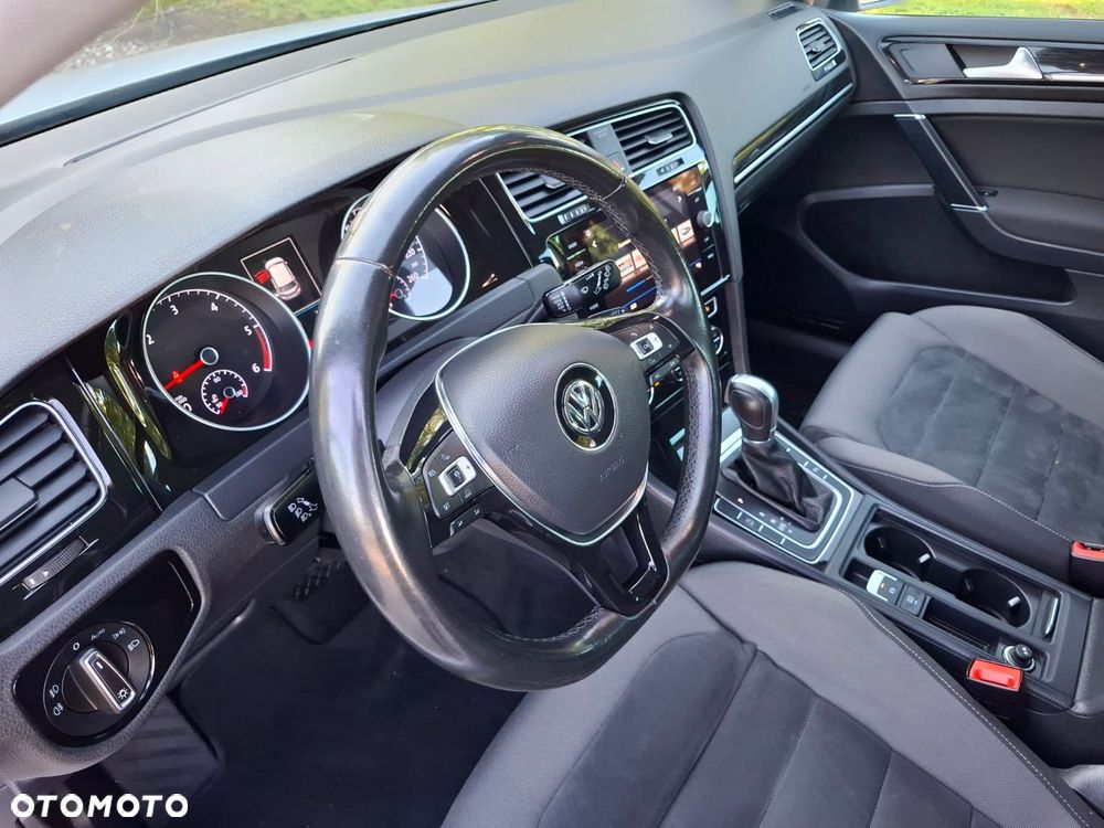 Volkswagen Golf 2.0 TDI SCR DSG R-Line - 17