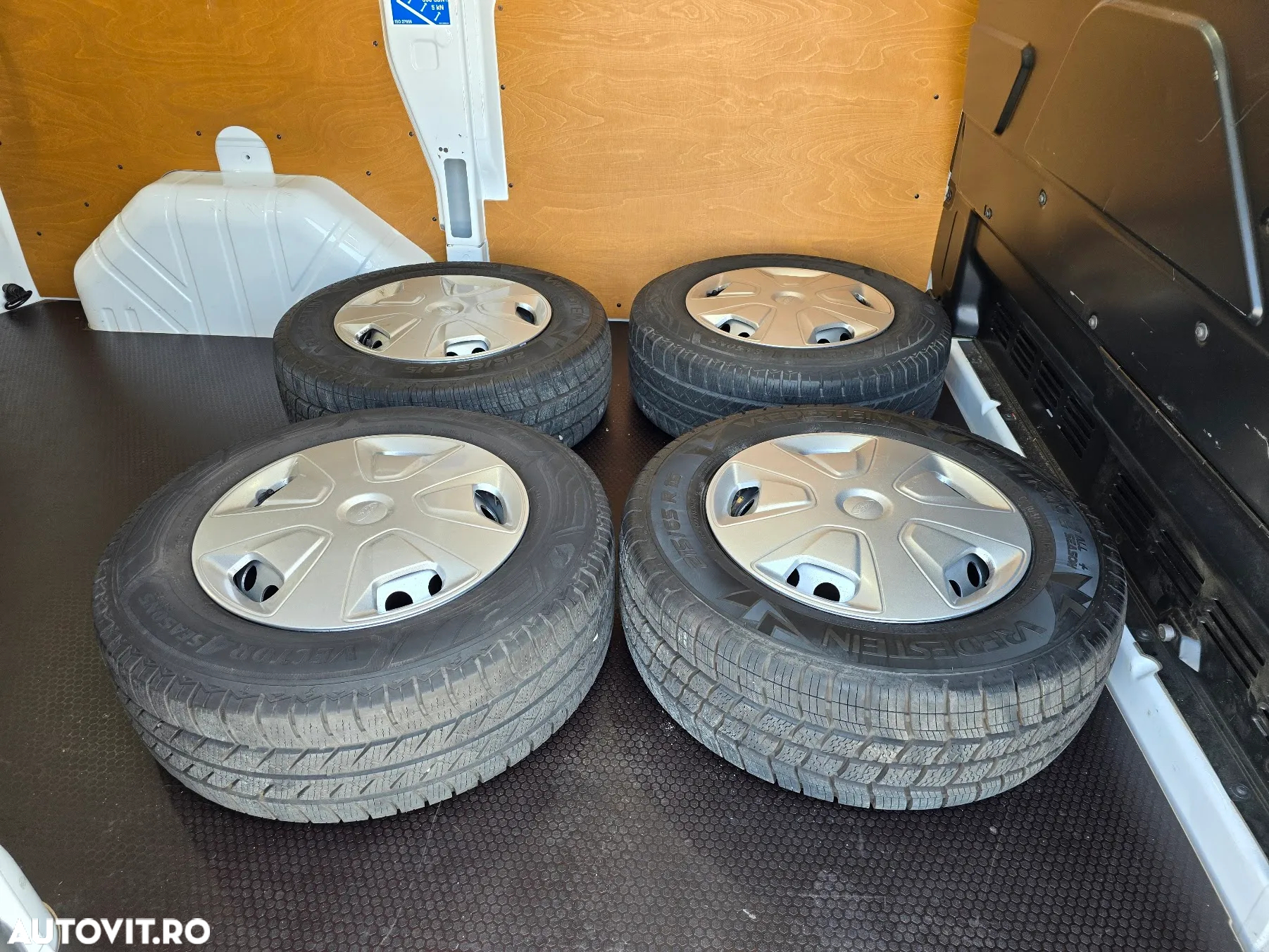 Ford Transit New Custom L1H1 Premium Edition - 14