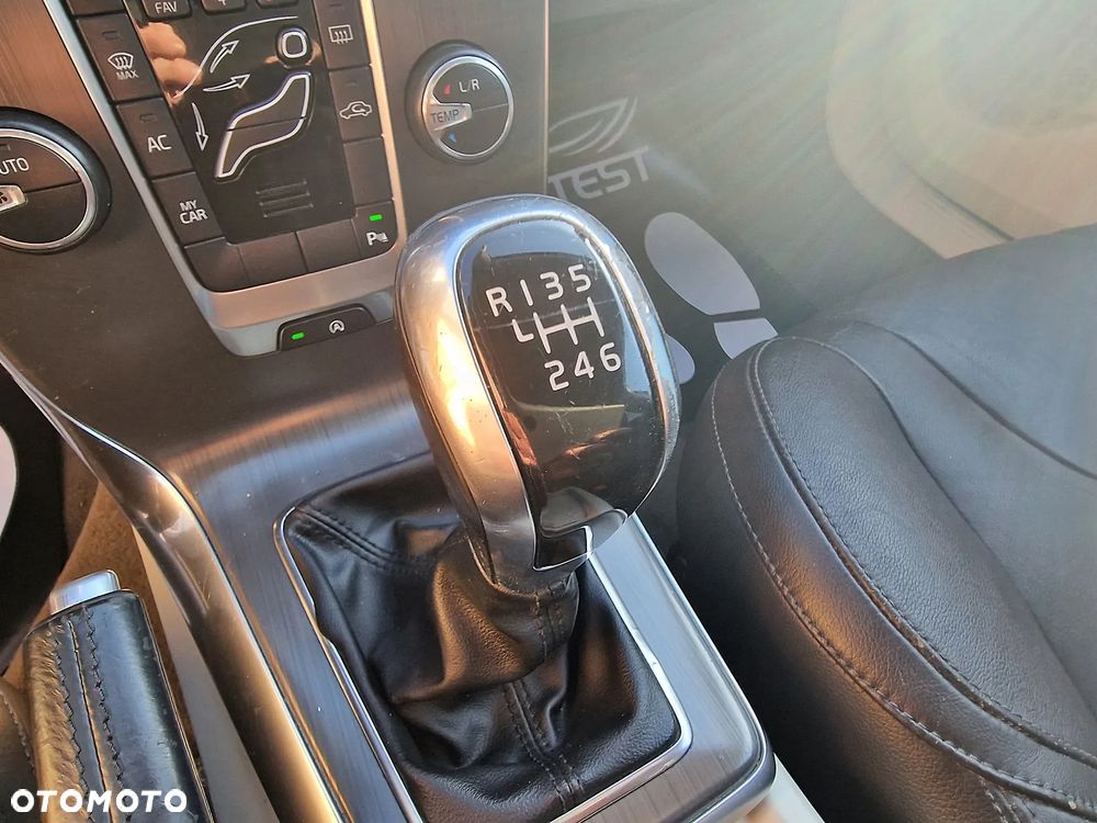 Volvo V40 D2 - 14