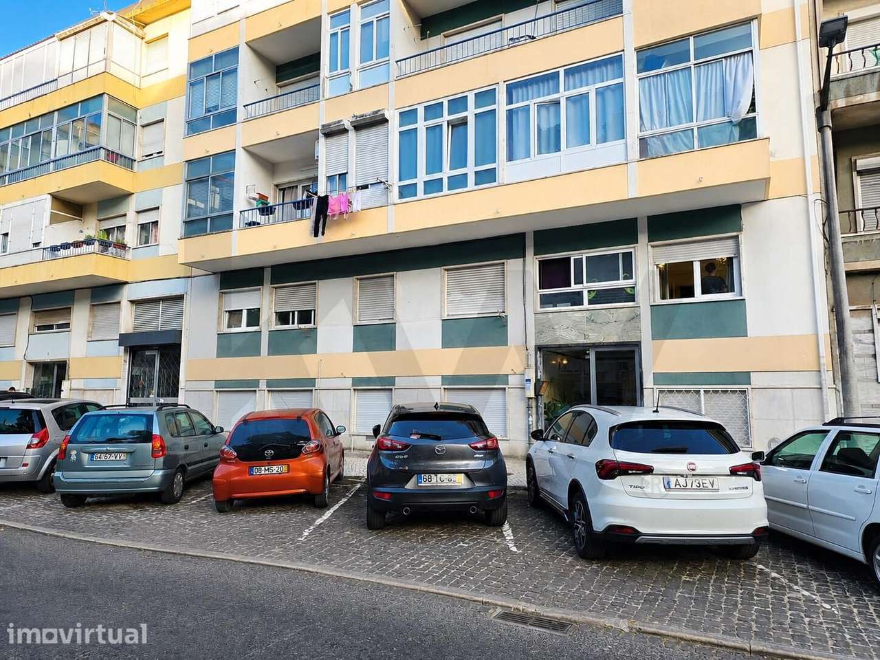 Atelier convertido em T3, com 3 Quartos e 2 Casas de Banho - Grande imagem: 3/22