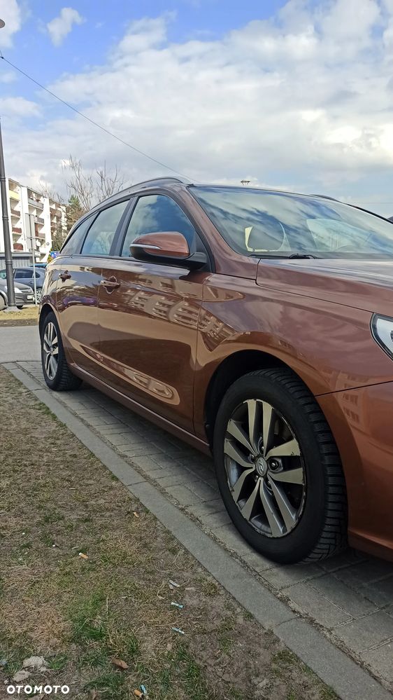 Hyundai i30 1.6 D Comfort - 5