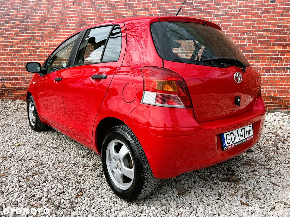 Toyota Yaris - 4