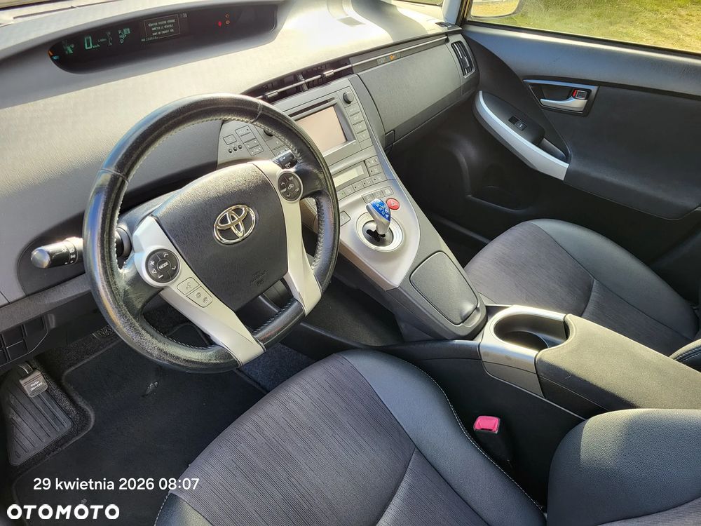 Toyota Prius (Hybrid) Executive - 21