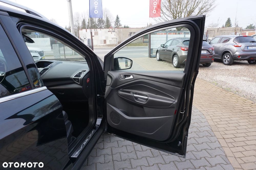 Ford Kuga 2.0 TDCi 2x4 Titanium - 24