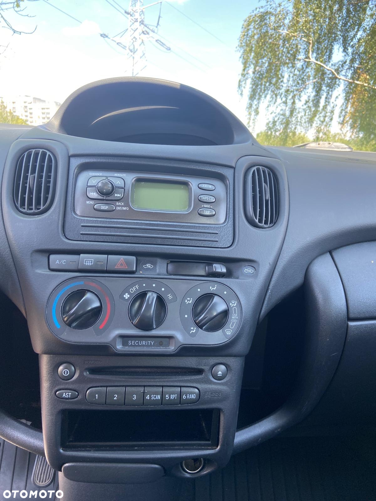 Toyota Yaris Verso 1.3 - 7