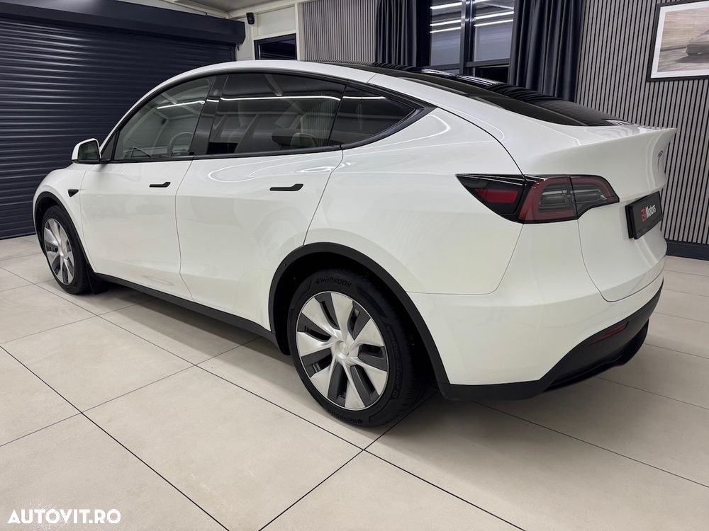 Utilizat Tesla Model Y 2023 - 37 900 EUR, 61 836 km - Autovit.ro