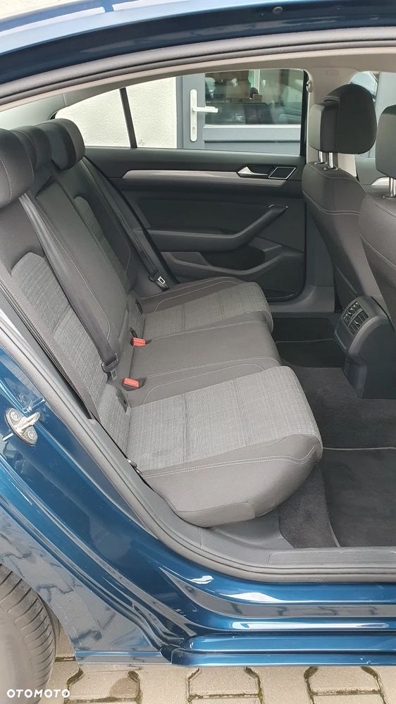 Volkswagen Passat 2.0 TSI Business DSG - 25