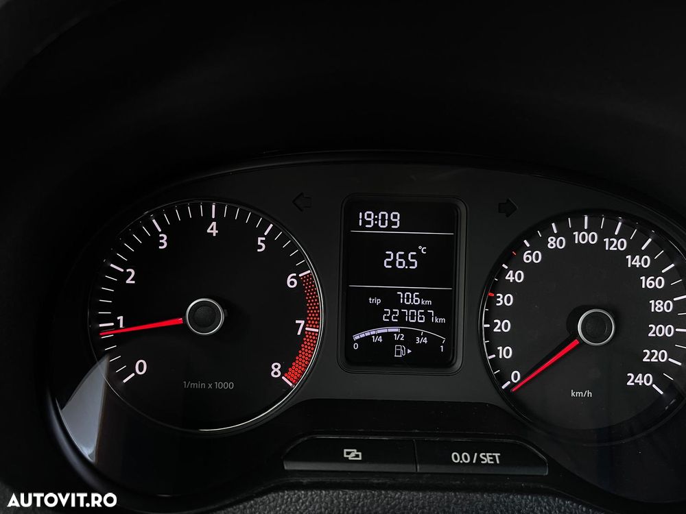 Volkswagen Polo 1.2 TSI Life - 27