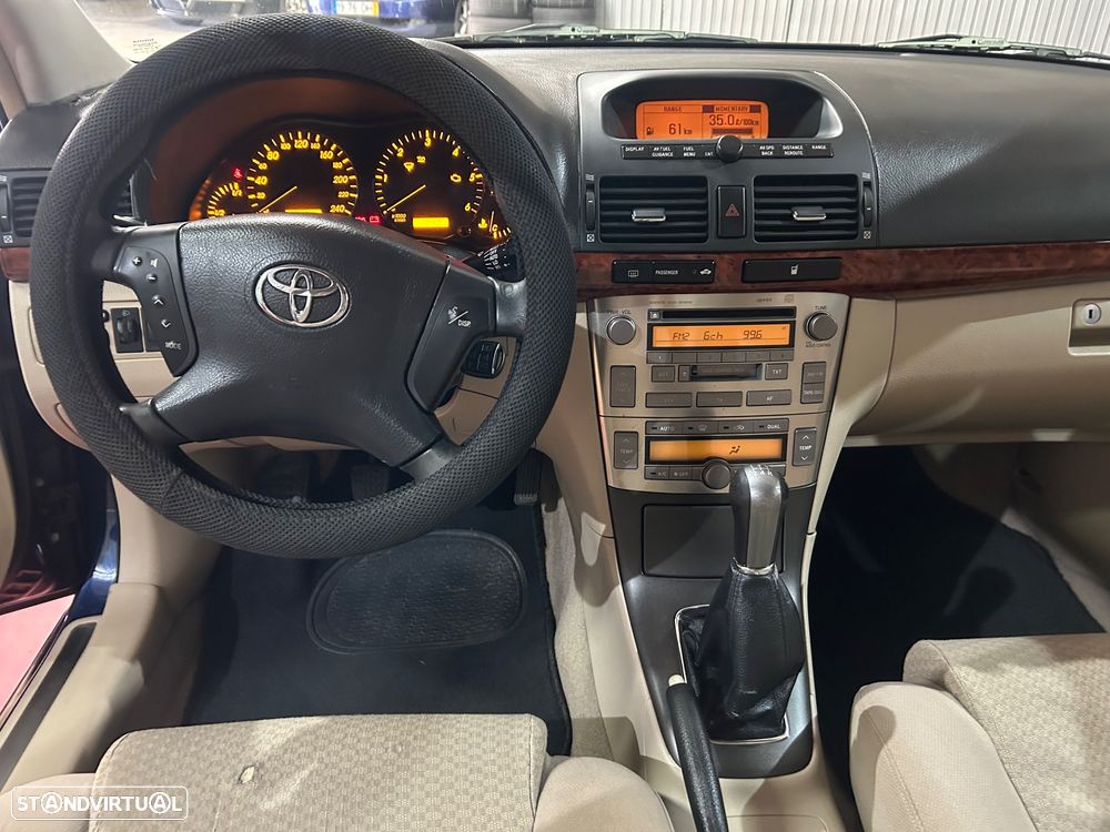 Toyota Avensis SD 2.0 D-4D Sol S/GPS - 8