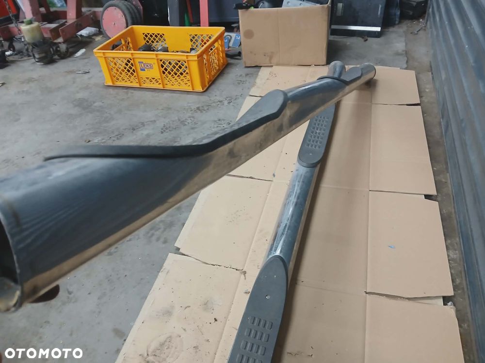RURY BOCZNE ORUROWANIE STOPNIE KIA SORENTO I - 2