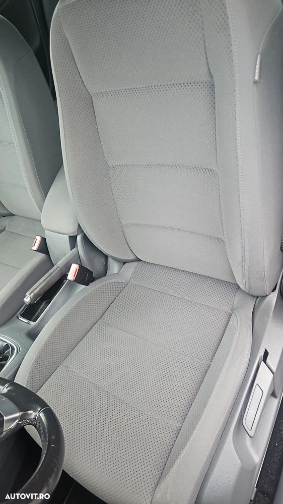 Volkswagen Golf - 8