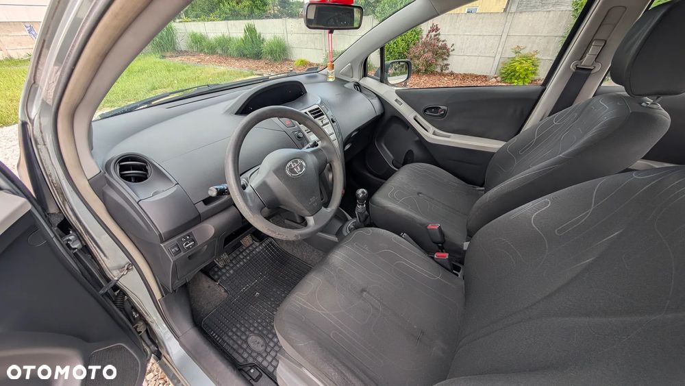 Toyota Yaris - 13