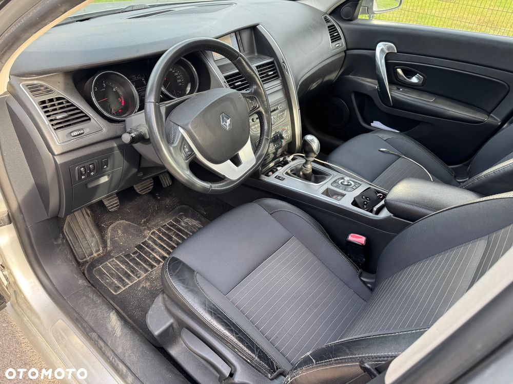Renault Latitude 2.0 dCi Privilege - 12