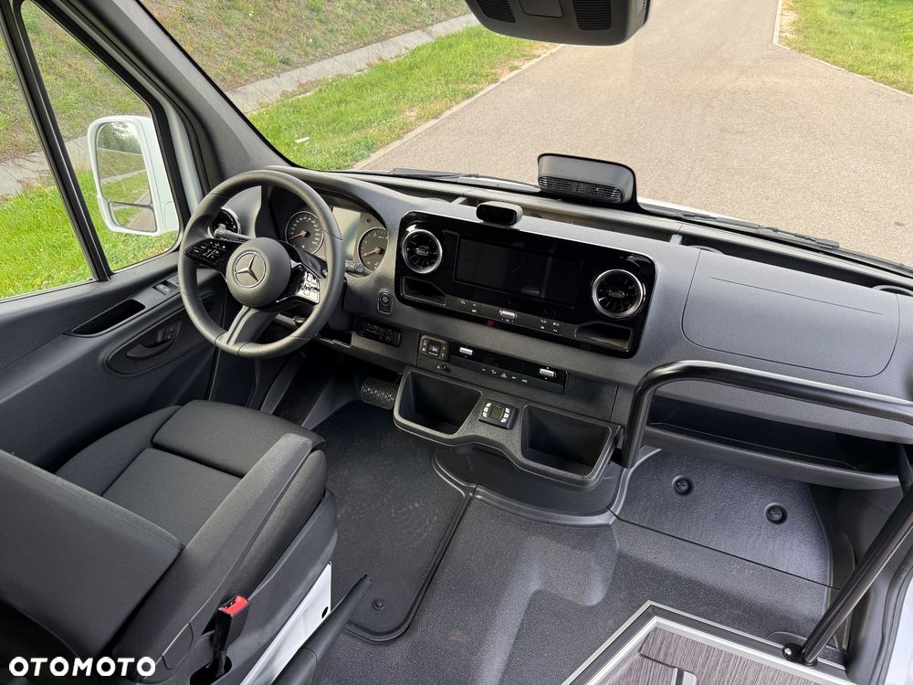 Mercedes-Benz Sprinter 519 - 20