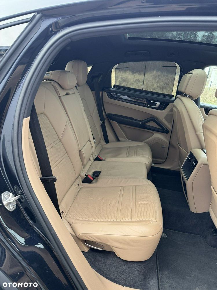 Porsche Cayenne - 39