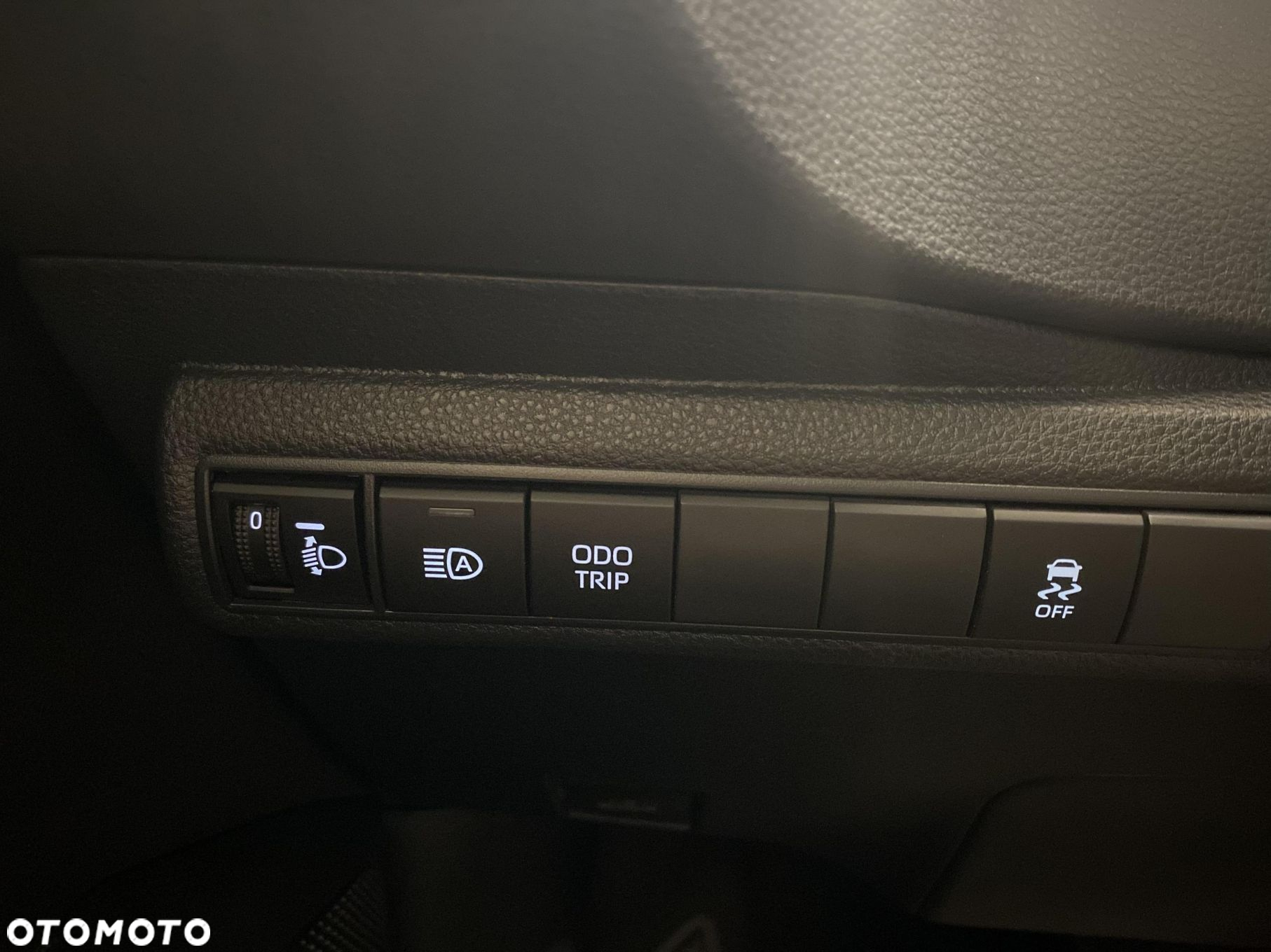 Toyota Corolla 1.8 Hybrid Comfort - 19