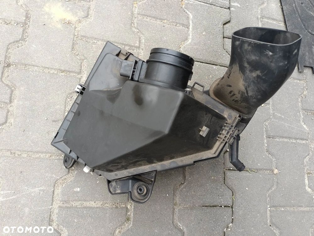 Obudowa filtra powietrza przepływomierz  BMW E90 E91 2.0d N47 7797467