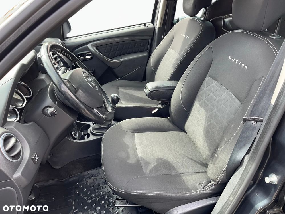 Dacia Duster 1.6 Laureate 4x4 - 10