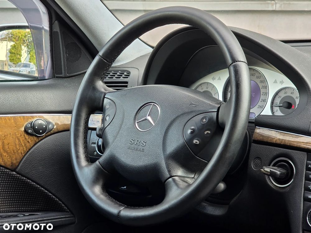 Mercedes-Benz Klasa E 320 T Avantgarde - 26