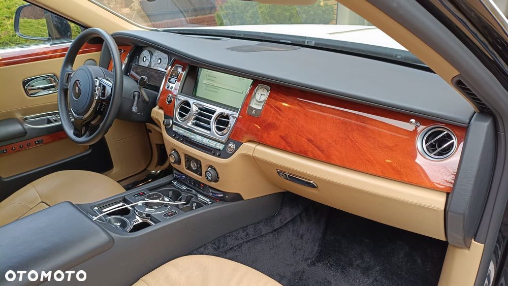 Rolls-Royce Ghost - 4
