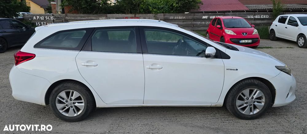 Toyota Auris 1.8 L VVT-i Luna - 6