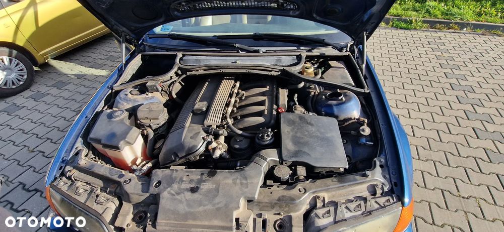 BMW Seria 3 320i - 16