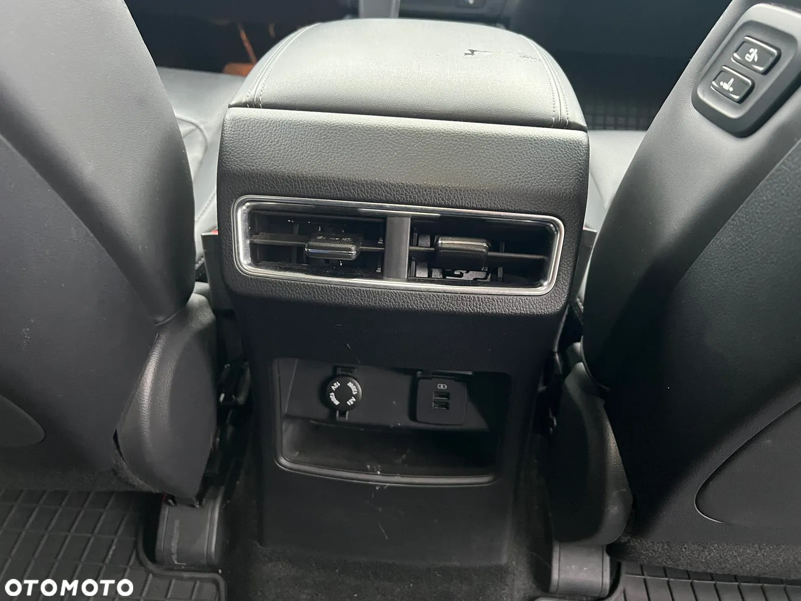 SsangYong/KGM Rexton 2.2 D Quartz 2WD 7os - 23