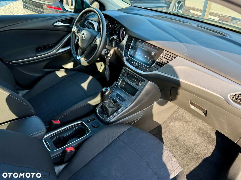 Opel Astra 1.4 Turbo 120 Jahre - 18