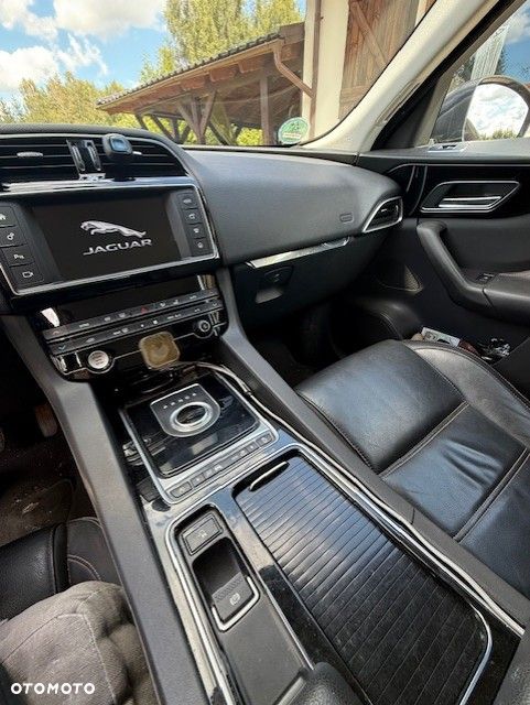 Jaguar F-Pace 2.0 i4D AWD Prestige - 20