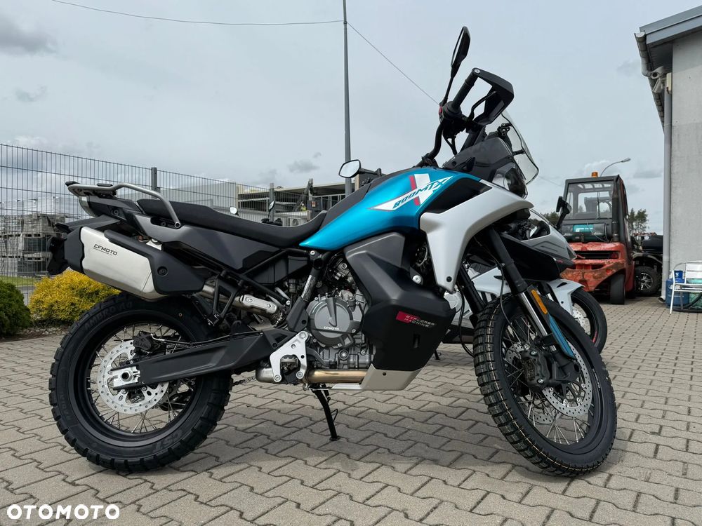 CFMoto MT - 10