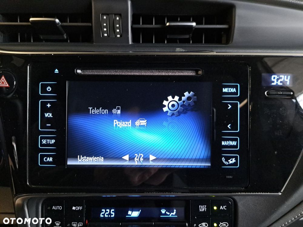 Toyota Auris Hybrid 135 Premium - 26