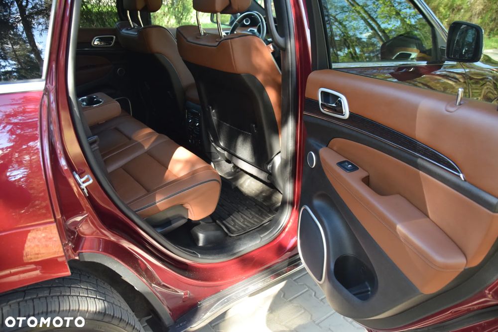 Jeep Grand Cherokee - 22