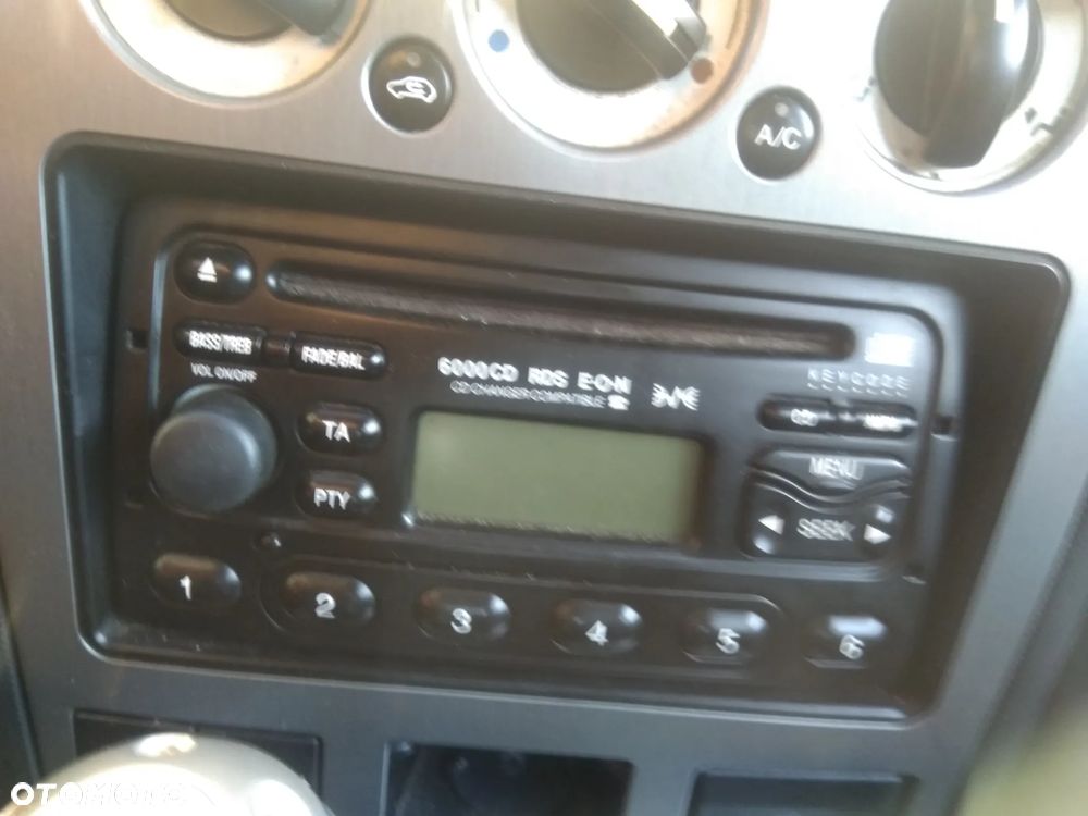Ford Mondeo MK3 radio - 1