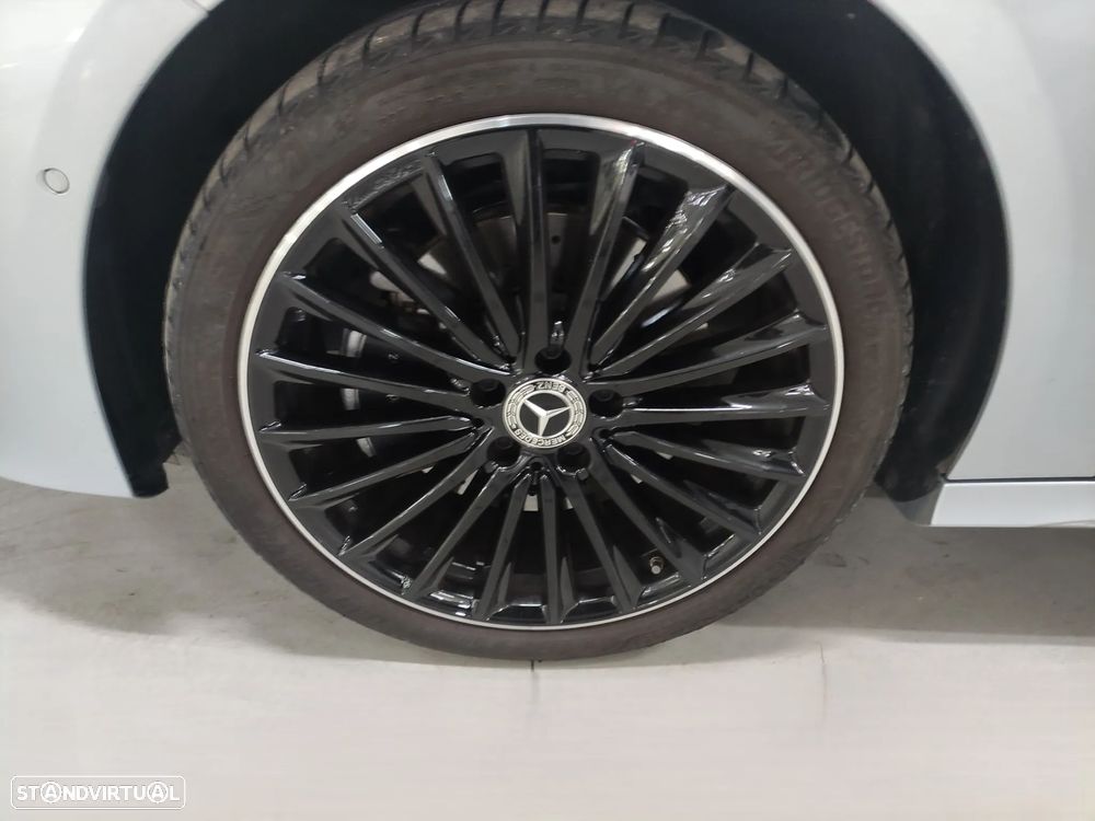 Mercedes-Benz A 250 e AMG Line - 5