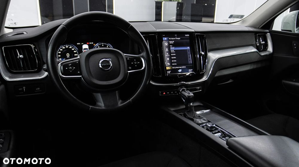 Volvo XC 60 T4 Momentum - 12